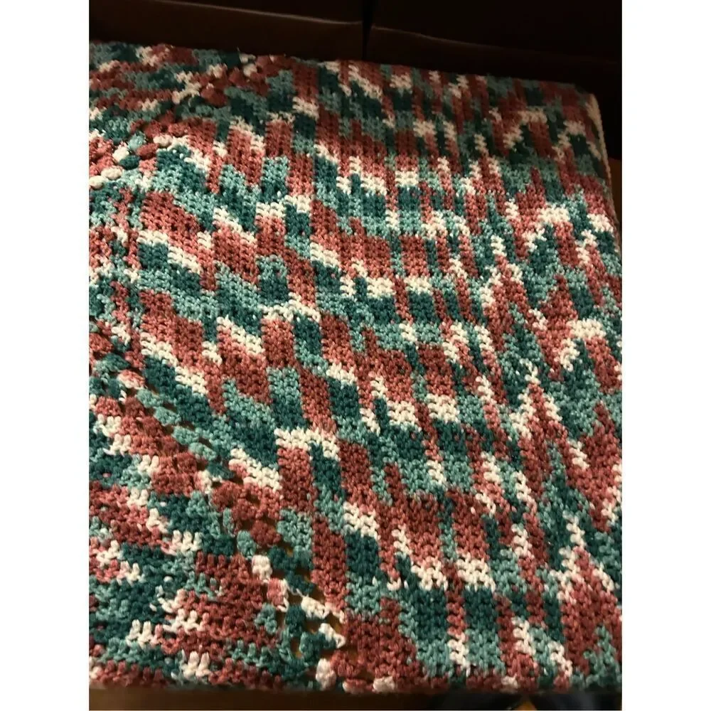 Crochet throw blanket mauve‎ 52x54”